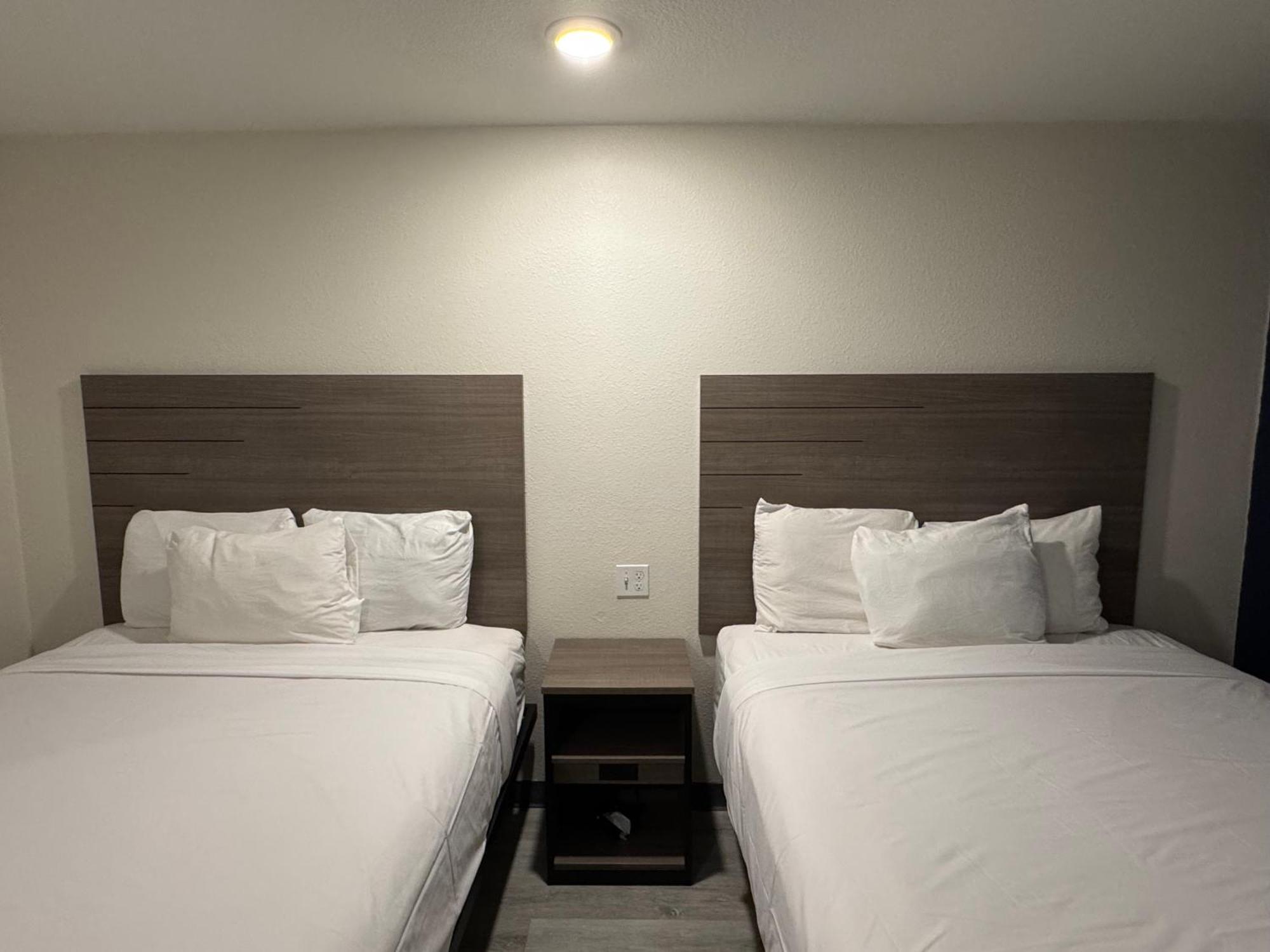 Hotel Baymont By Wyndham Dickinson